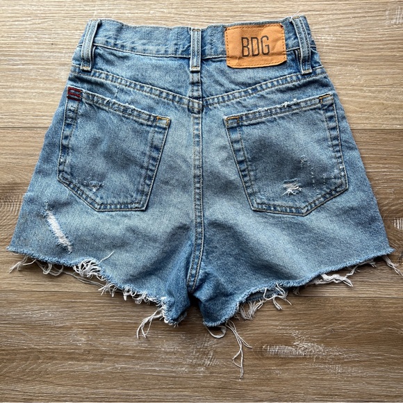 BDG High Waist A-line short 24 - Picture 3 of 6